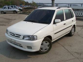 1999 Mazda Demio Photos