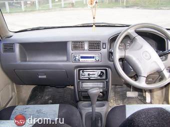 1999 Mazda Demio Pics