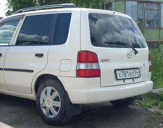 1999 Mazda Demio Pictures