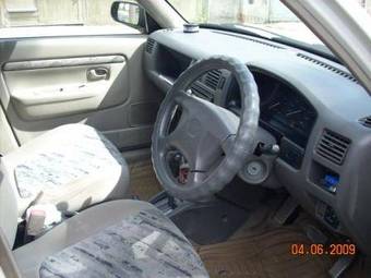 1999 Mazda Demio Photos