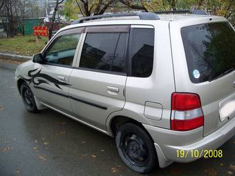 1999 Mazda Demio Pictures
