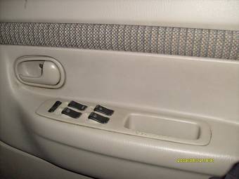 1999 Mazda Demio Photos