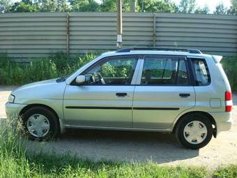 1999 Mazda Demio Pictures