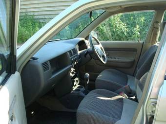 1999 Mazda Demio Photos