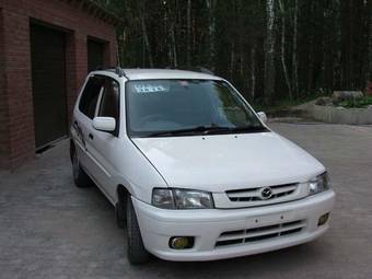 1999 Mazda Demio Photos