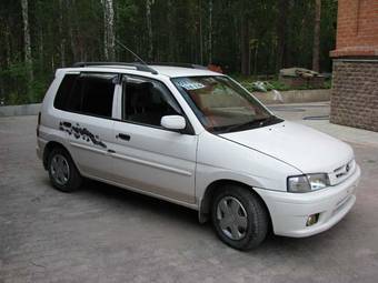 1999 Mazda Demio Photos