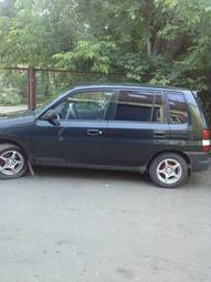 1999 Mazda Demio Photos