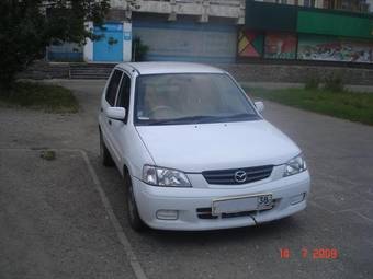 1999 Mazda Demio Photos