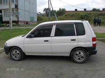 1999 Mazda Demio Photos