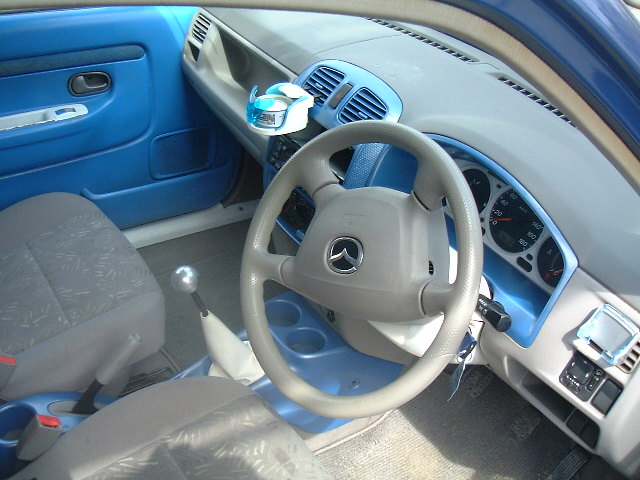 2000 Mazda Demio