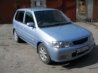 2000 Mazda Demio