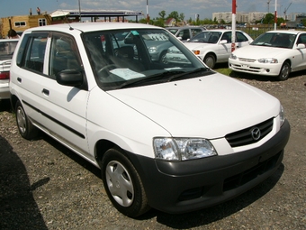 2000 Mazda Demio