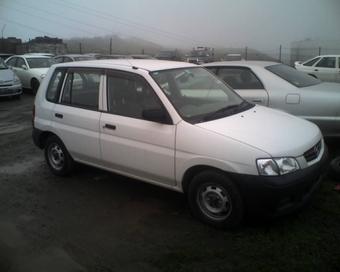 2000 Mazda Demio