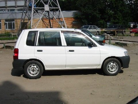 2000 Mazda Demio