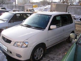 2000 Mazda Demio