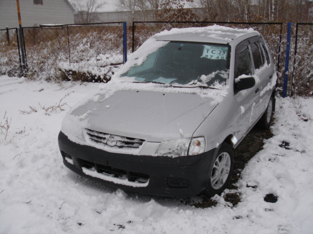 2000 Mazda Demio