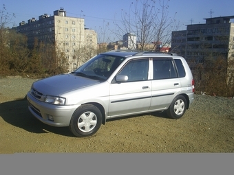 2000 Mazda Demio