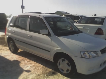 2000 Mazda Demio