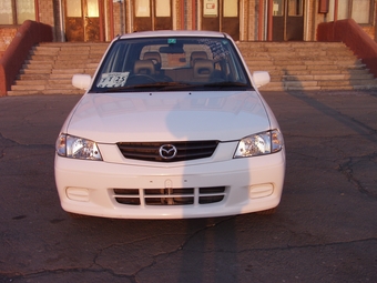 2000 Mazda Demio