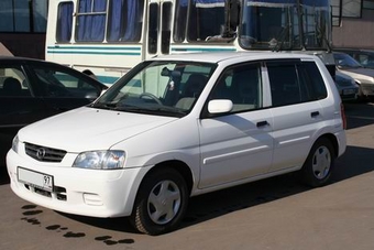 2000 Mazda Demio