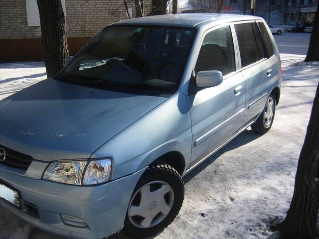 2000 Mazda Demio