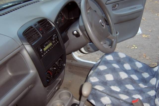 2000 Mazda Demio