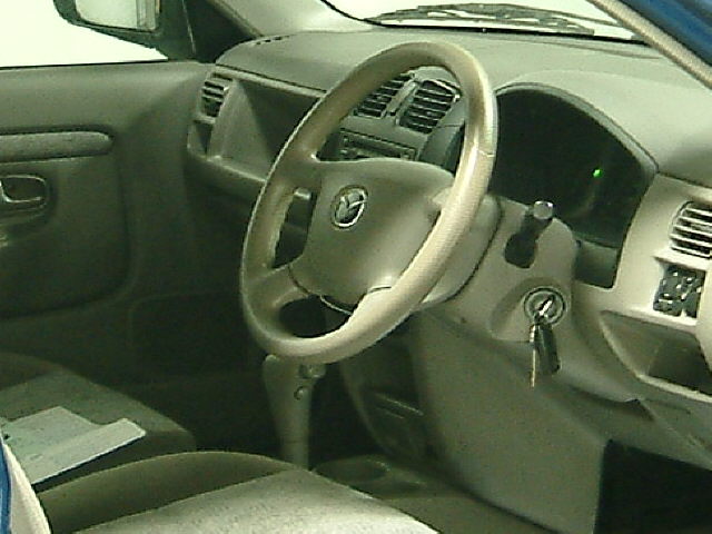2000 Mazda Demio