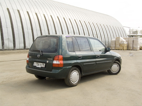 2000 Mazda Demio
