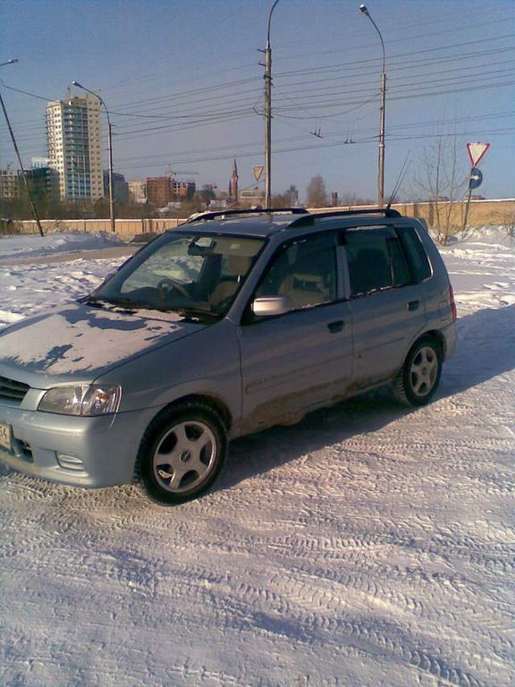 2000 Mazda Demio