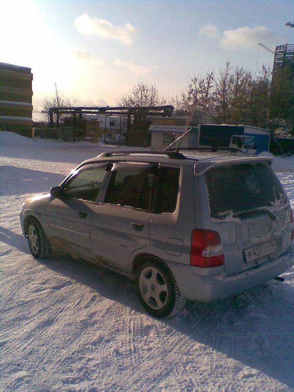 2000 Mazda Demio