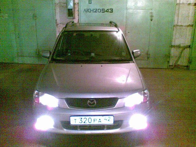 2000 Mazda Demio
