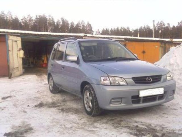 2000 Mazda Demio