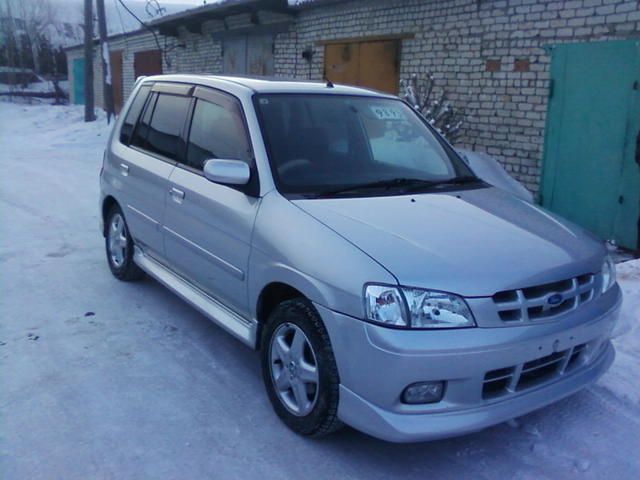 2000 Mazda Demio