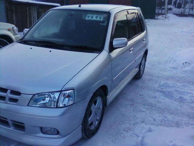 2000 Mazda Demio
