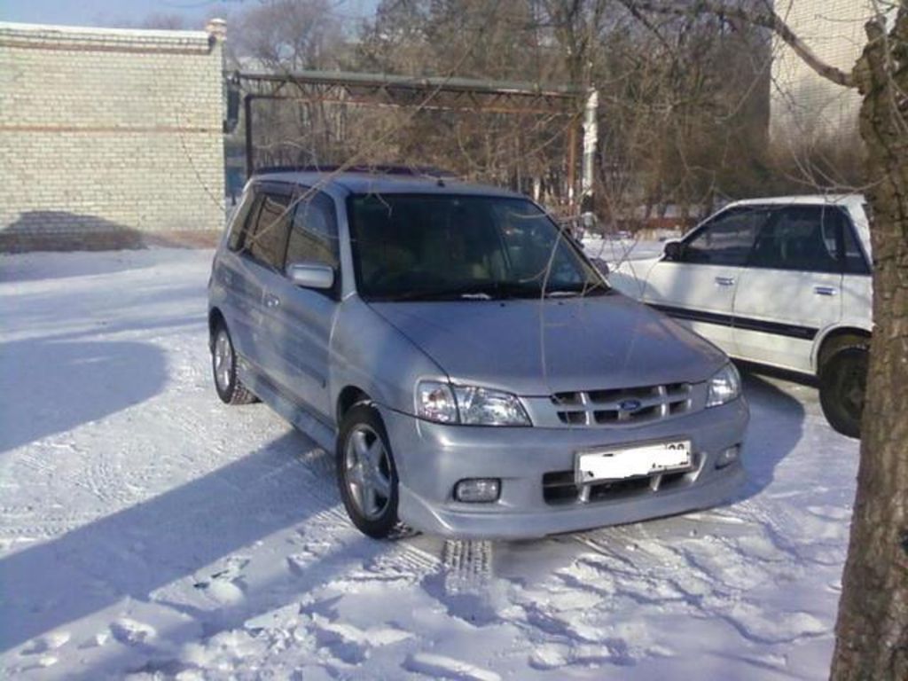 2000 Mazda Demio
