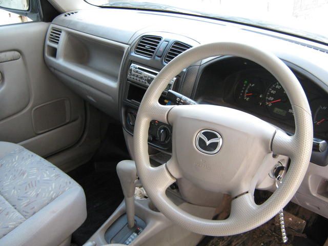 2000 Mazda Demio