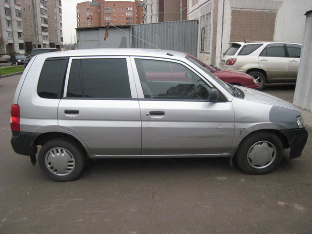 2000 Mazda Demio