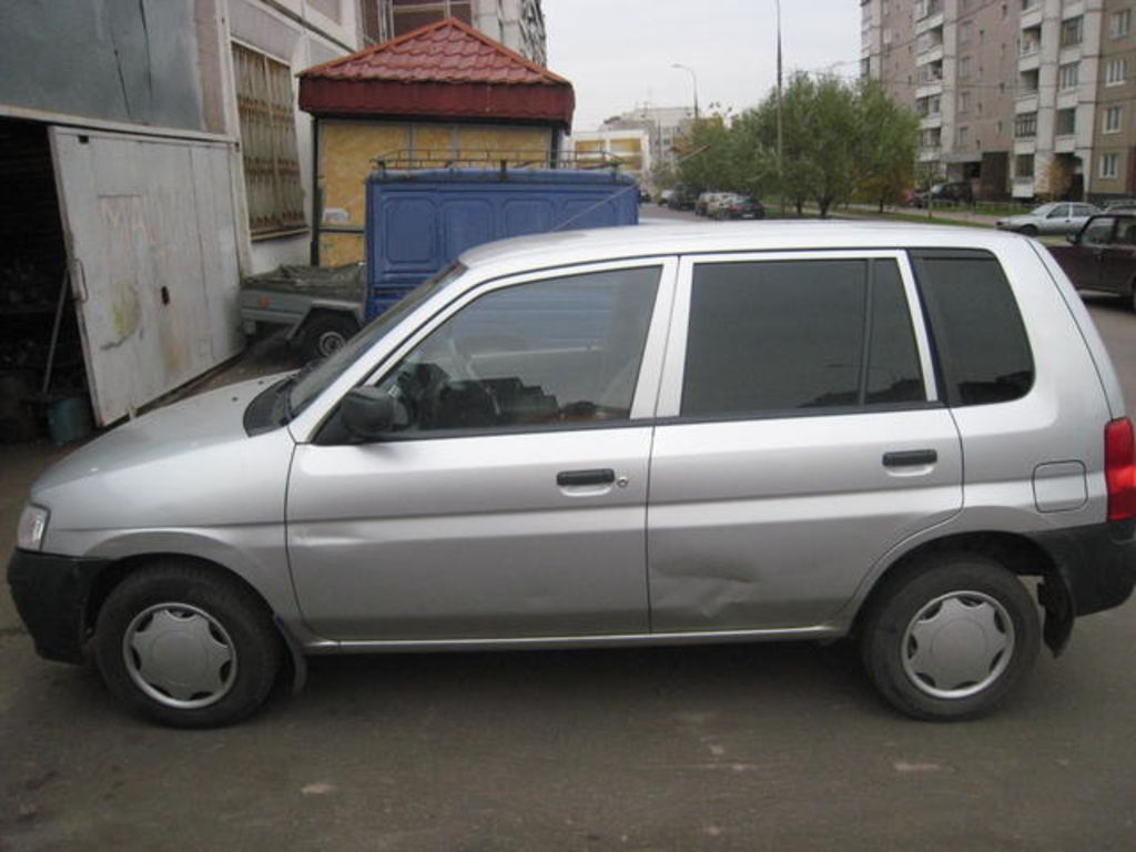 2000 Mazda Demio