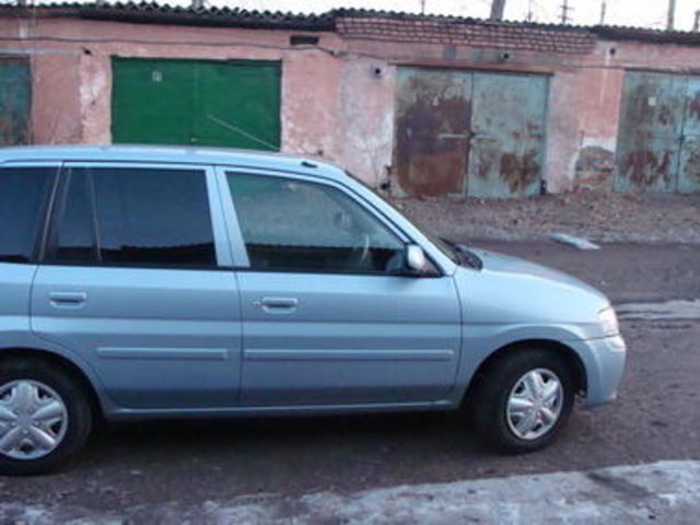 2000 Mazda Demio
