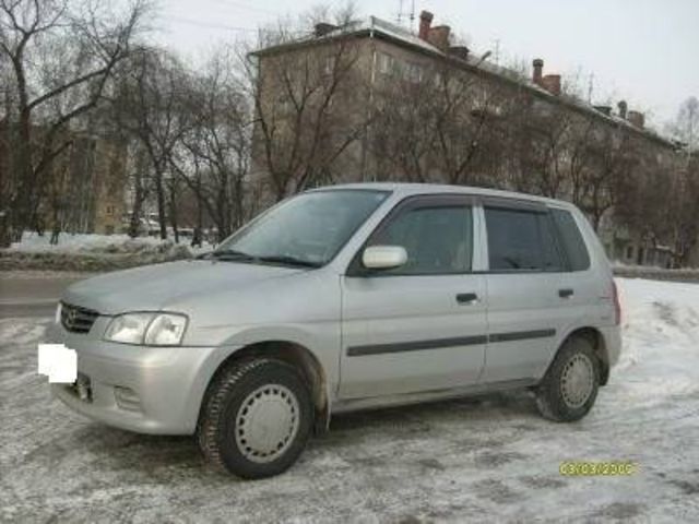 2000 Mazda Demio