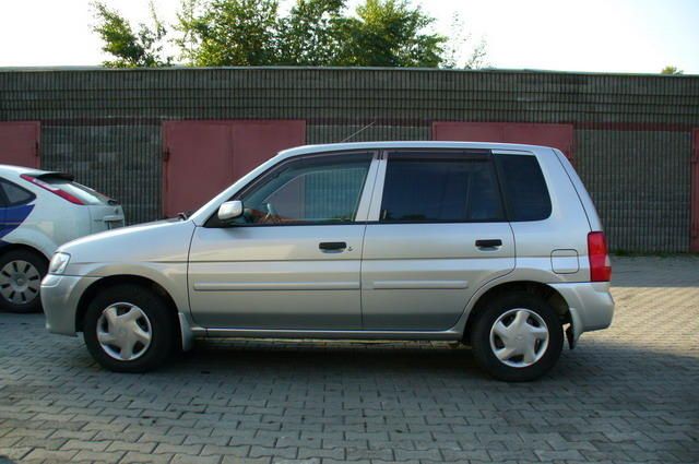 2000 Mazda Demio