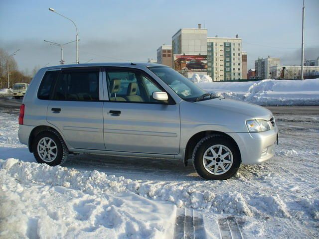 2000 Mazda Demio