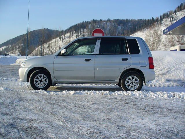 2000 Mazda Demio