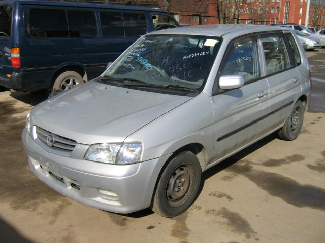 2000 Mazda Demio Photos