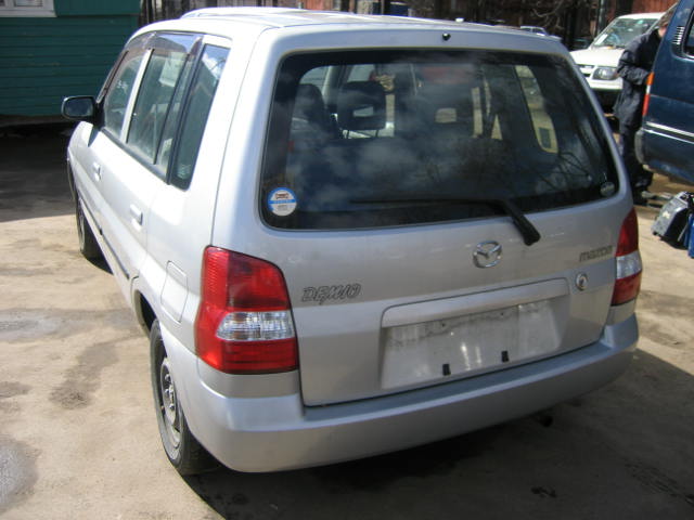 2000 Mazda Demio Pictures