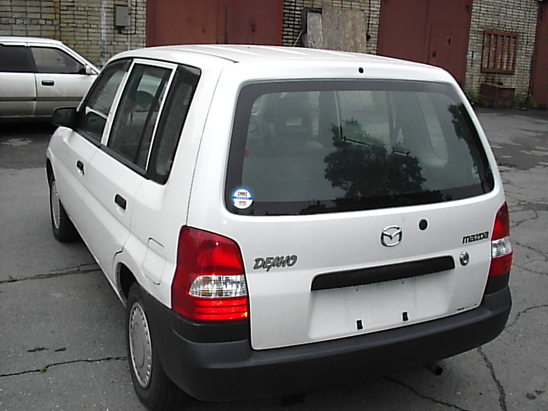 2000 Mazda Demio Pictures
