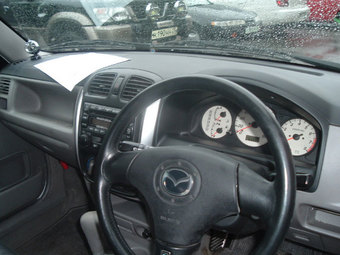 2000 Mazda Demio Photos