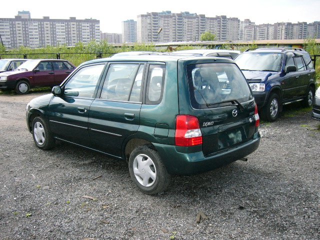 2000 Mazda Demio Pictures