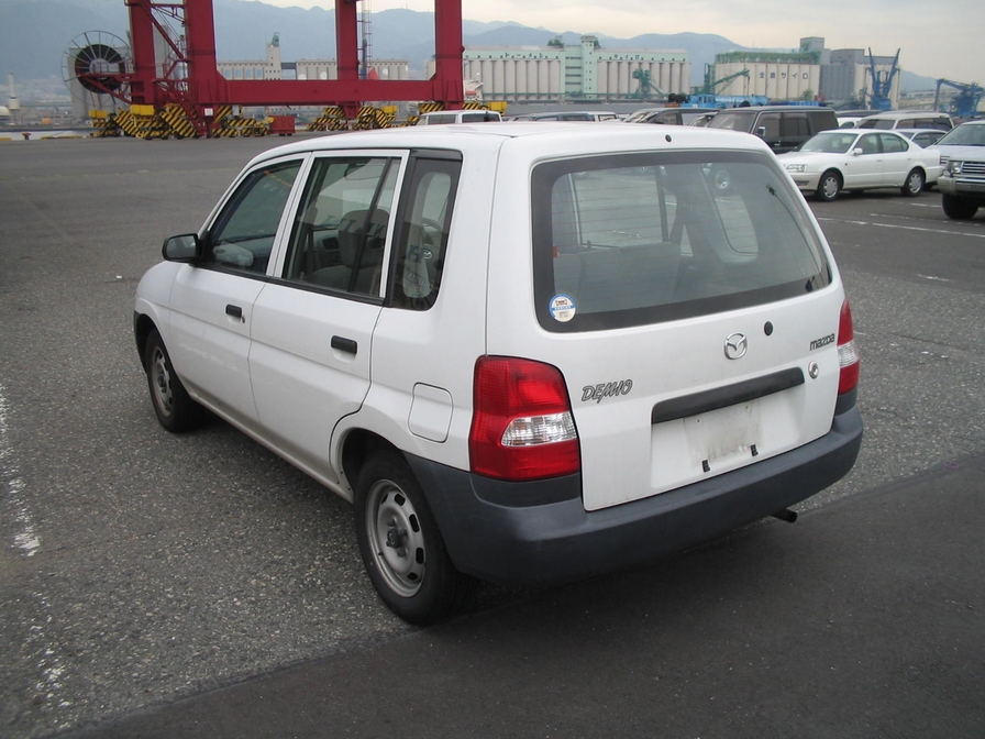 2000 Mazda Demio Photos