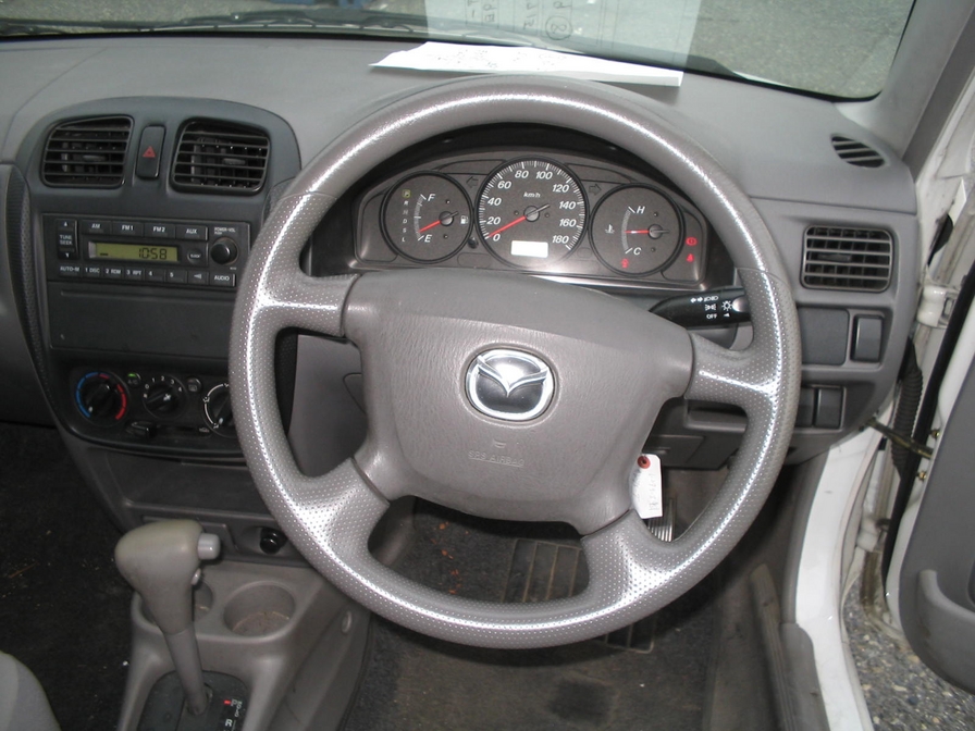 2000 Mazda Demio Pictures